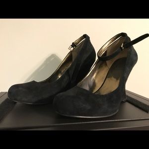 Nine West Black Suede Wedges Size 7.5